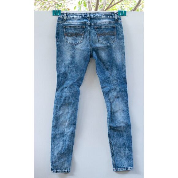 HOT KISS Women's Junior Size 9 Acid Washed Patched Skinny Lily Embroidered Jeans - Picture 6 of 6